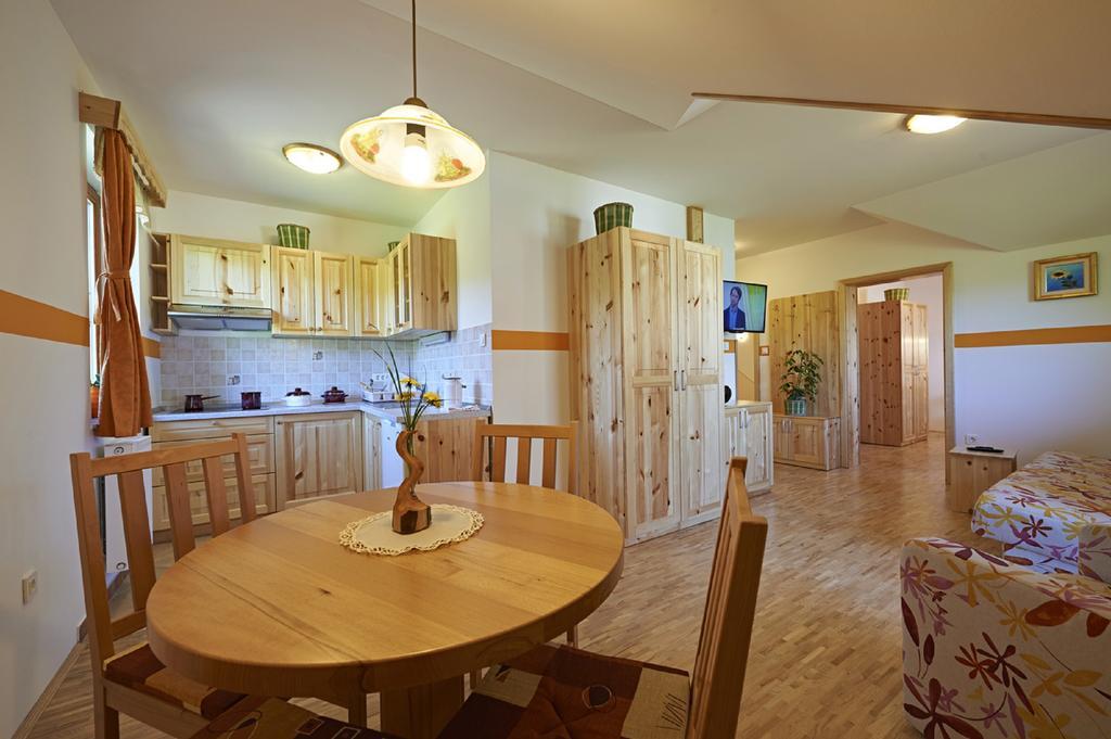 Apartments Organic Tourist Farm Gradisnik Prevalje Zewnętrze zdjęcie